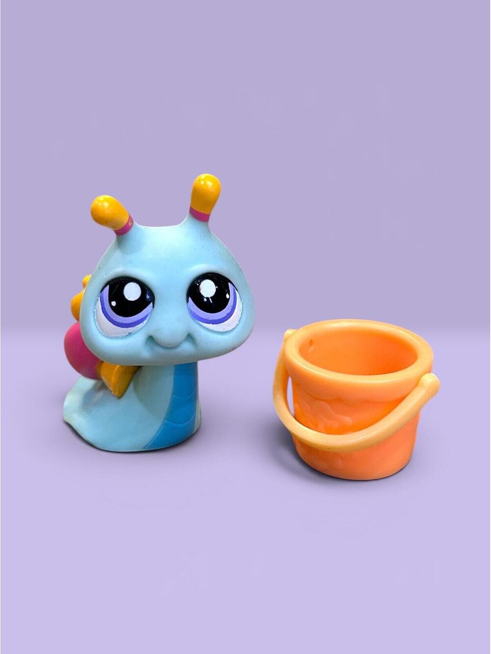 Littlest Pet Shop LPS Snail #1529 with Pail Accessory